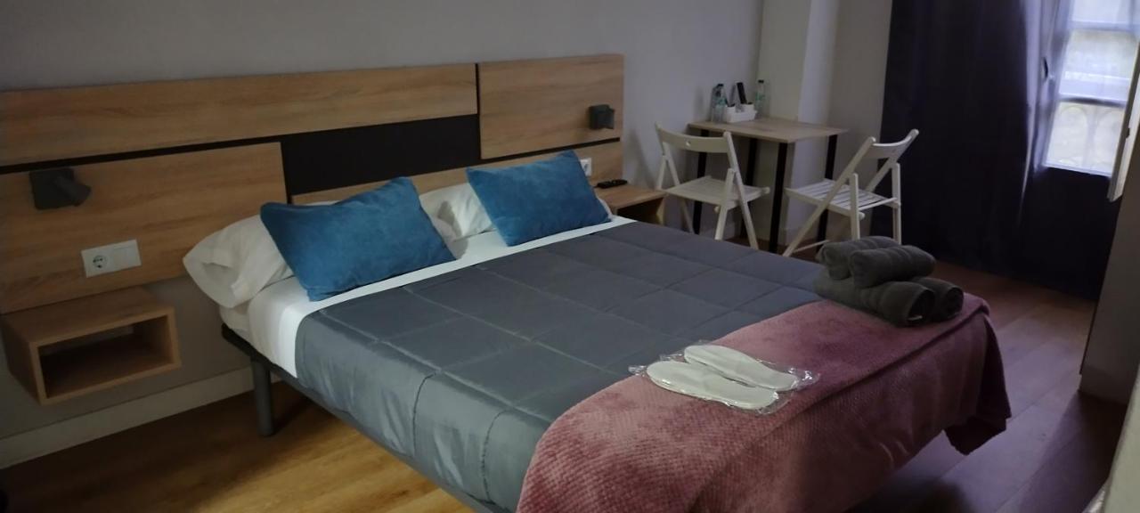 Pension Casa Douro ซานติอาโก เด กอมโปสเตลา ภายนอก รูปภาพ