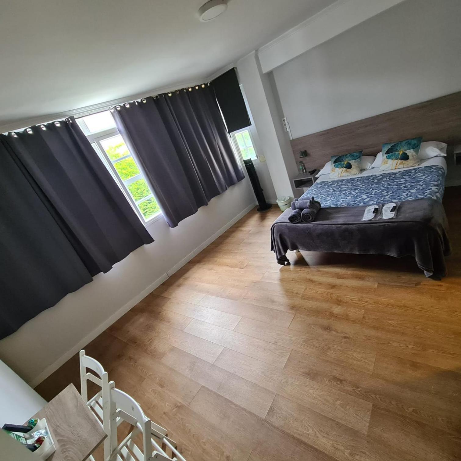 Pension Casa Douro ซานติอาโก เด กอมโปสเตลา ภายนอก รูปภาพ