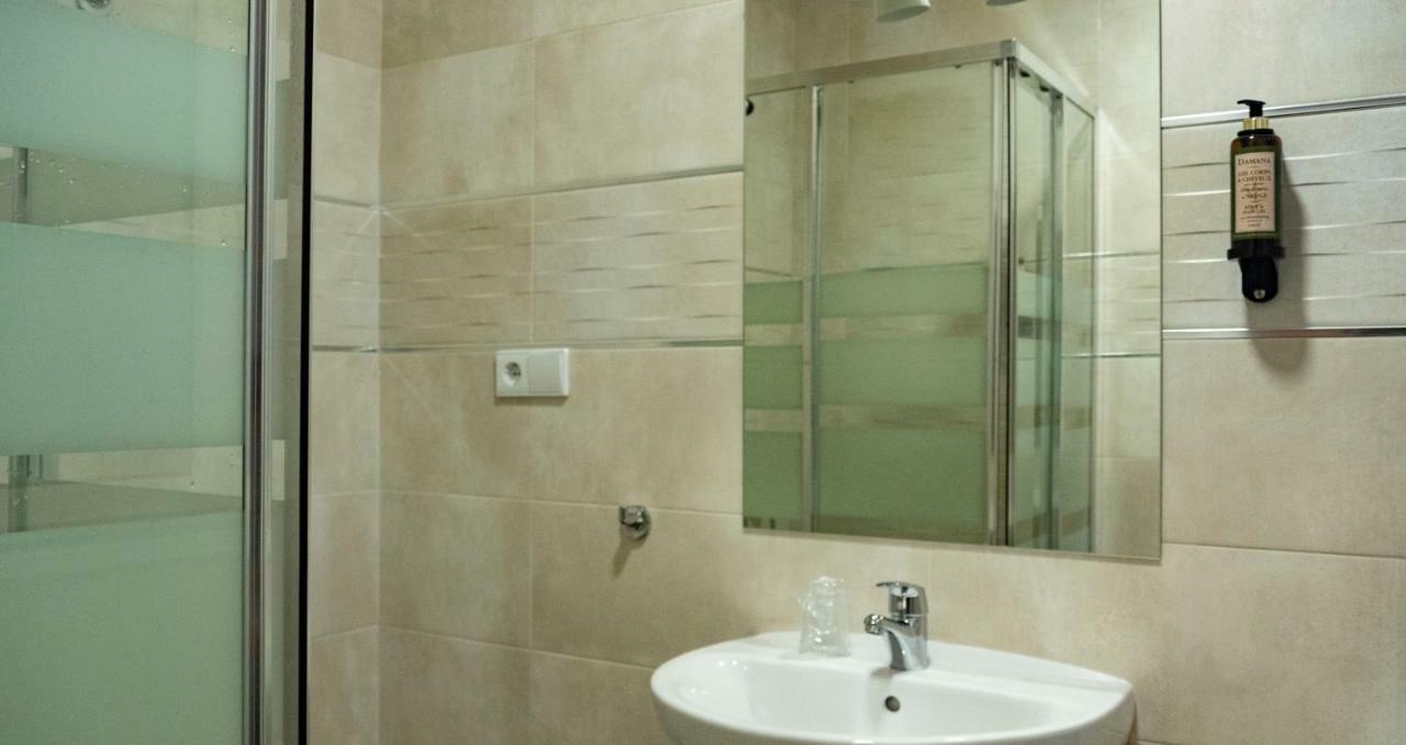 Pension Casa Douro ซานติอาโก เด กอมโปสเตลา ภายนอก รูปภาพ